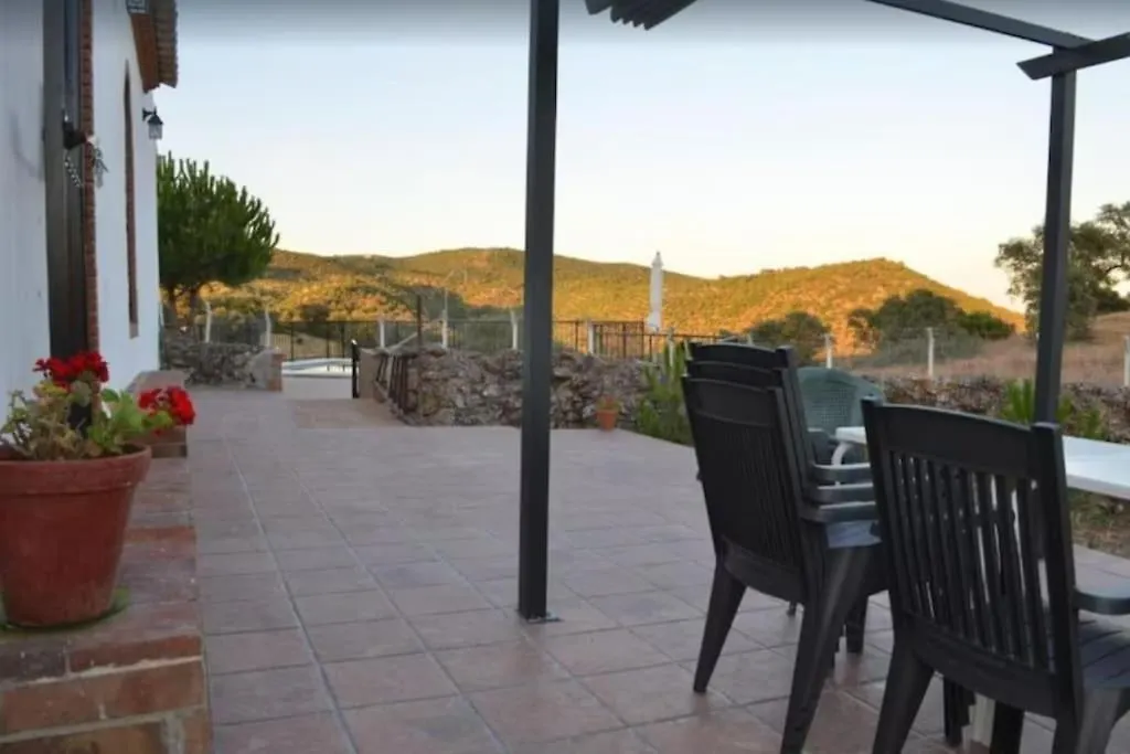 Villa Casa Cortijo En Dehesa Sierra Leon La Puebla de los Infantes Сasa de vacaciones